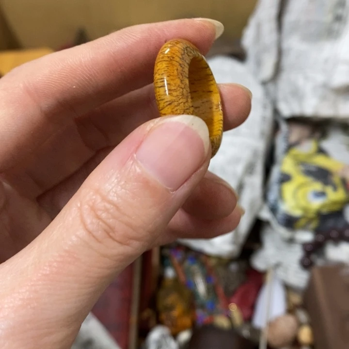 瓷片哈中古工艺品一件