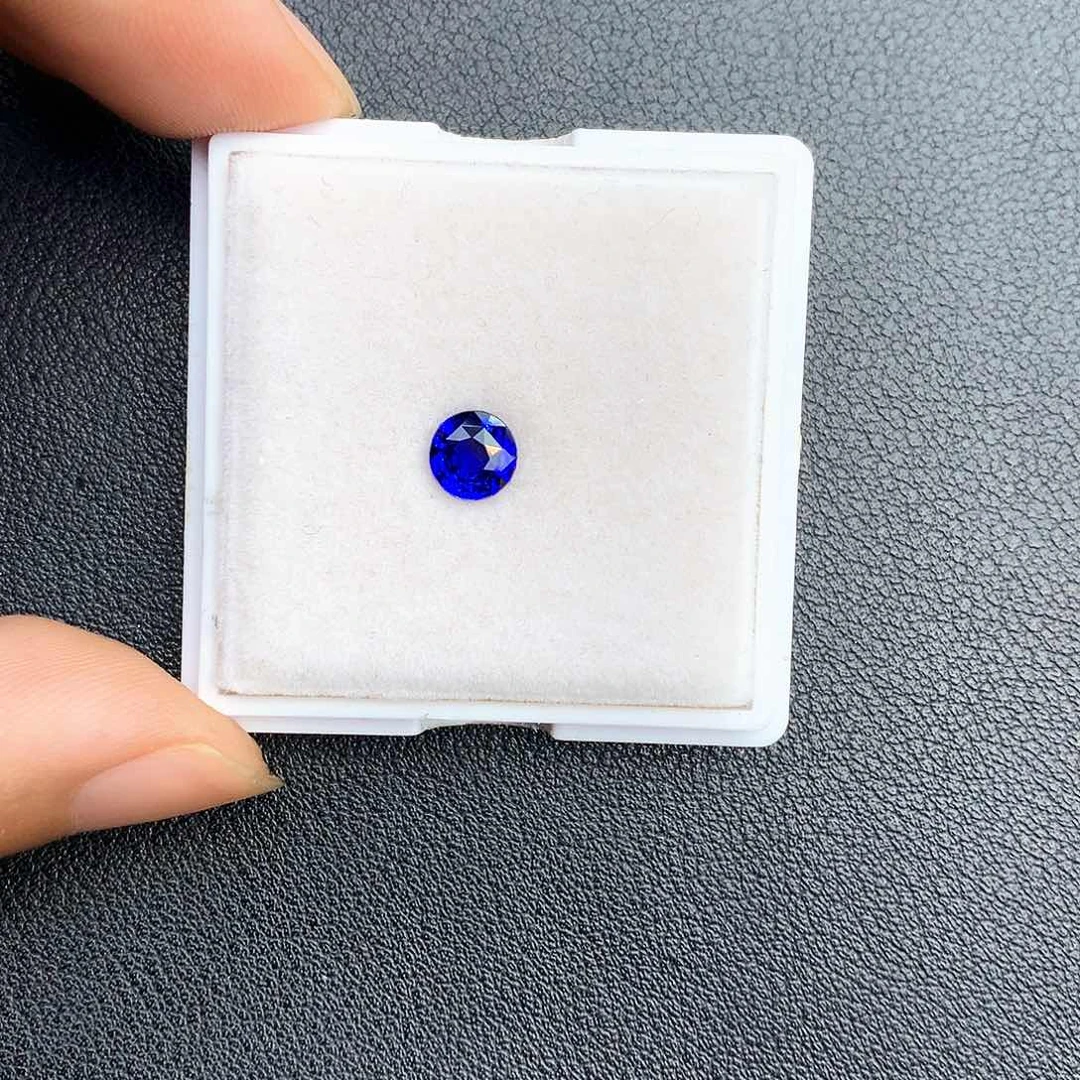 蓝宝石裸石未镶嵌