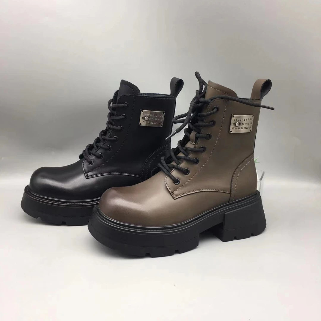 日泰正品 时尚女鞋 2433W67801