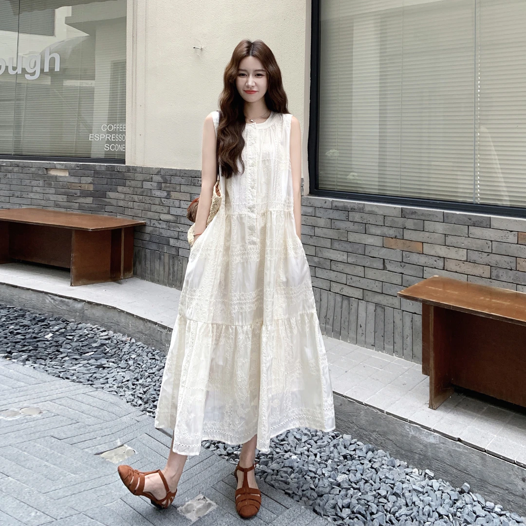 米白色法式夏日小清新刺绣连衣裙女2025夏季新款温柔风初恋小白裙