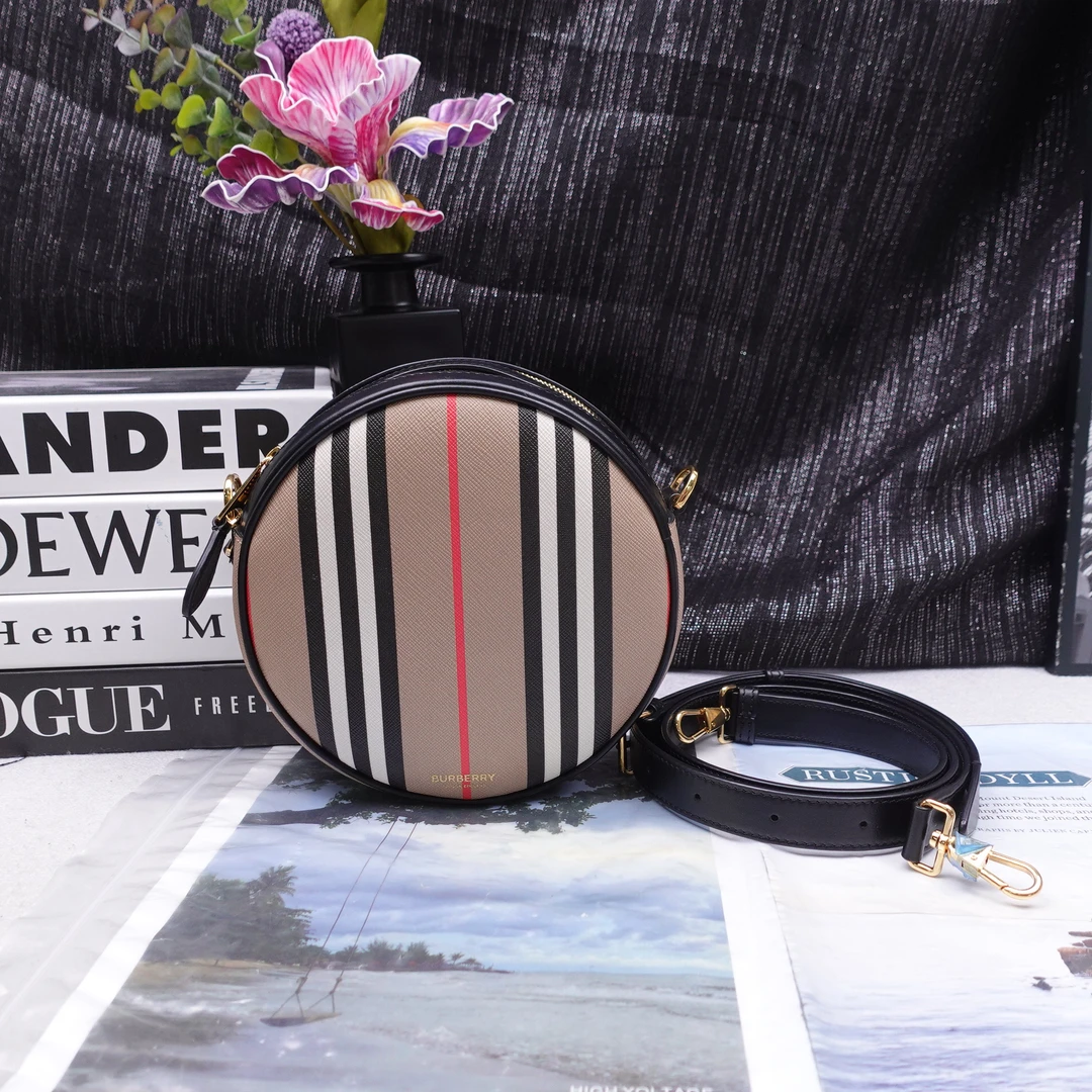 95新 BURBERRY/博柏利 单肩包/T10331384