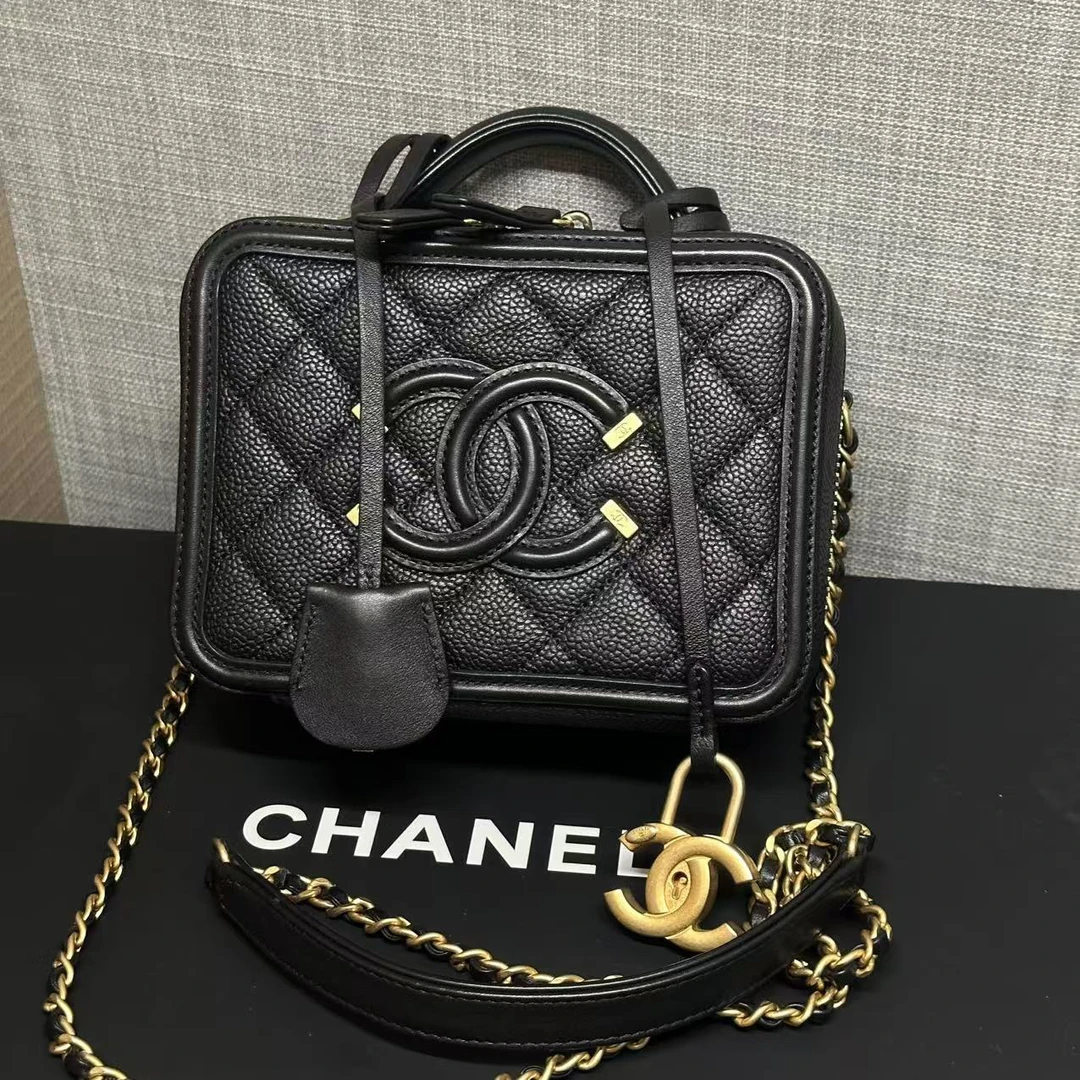 95新 Chanel/香奈儿 多多奢品香奈儿黑色小号相机斜挎包/98新