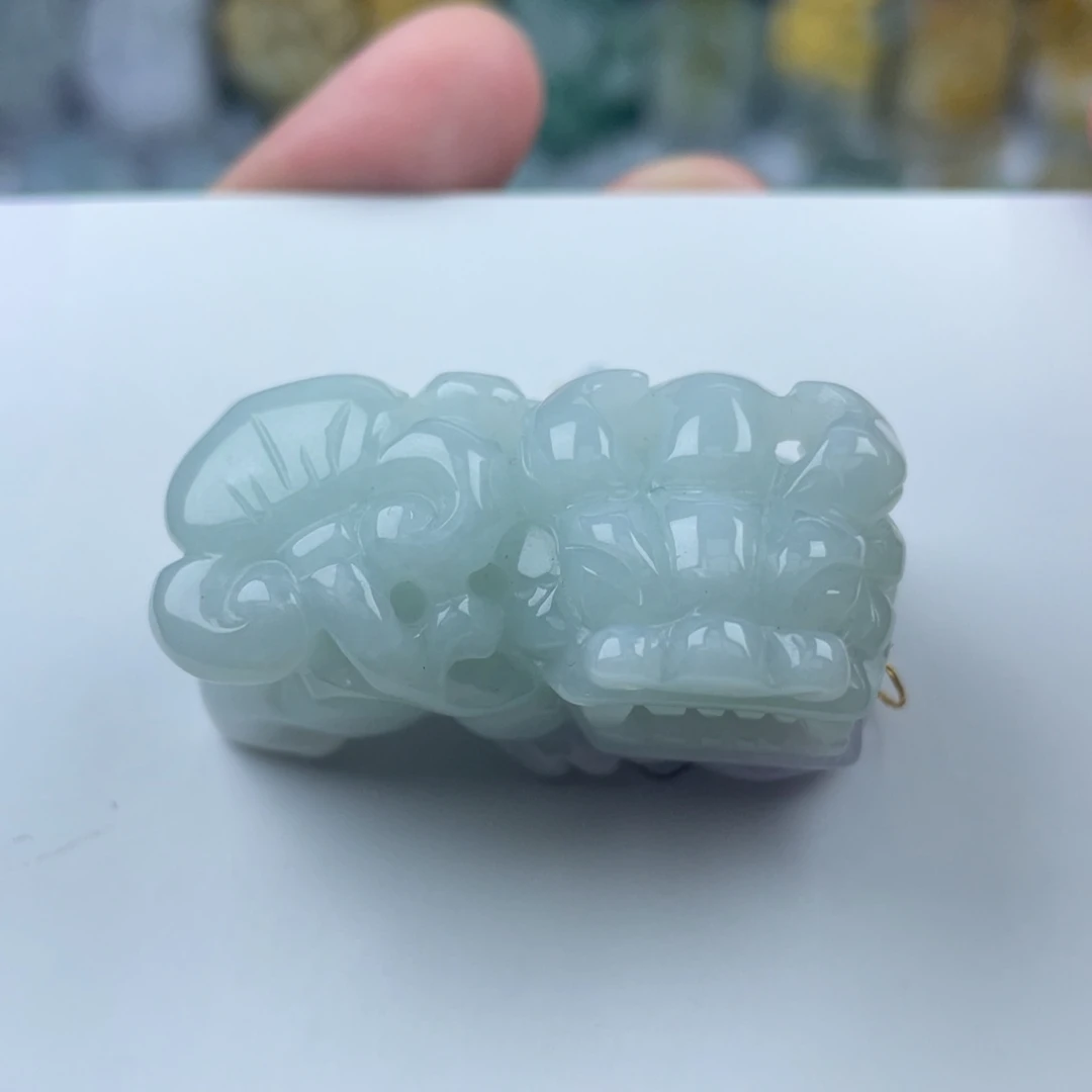 翡翠未镶嵌颈饰貔貅