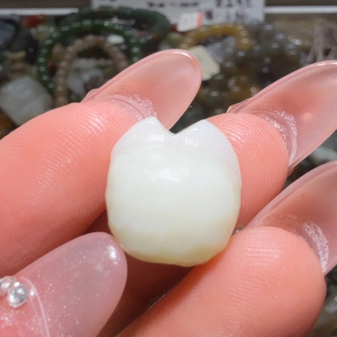 和田玉未镶嵌珠宝半成品