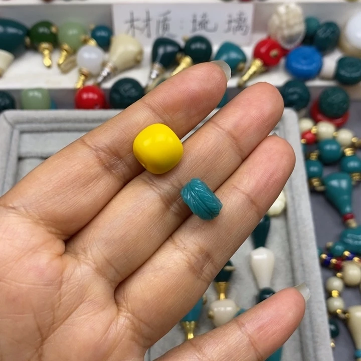 琉璃颈饰″****咯卡12黄色老型➕12羽毛扣