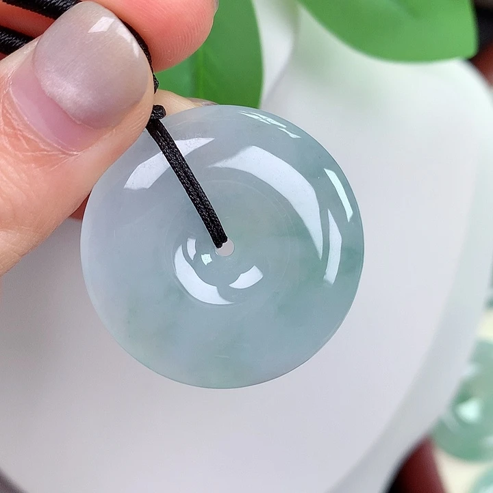 翡翠未镶嵌颈饰33.1-6.4mm