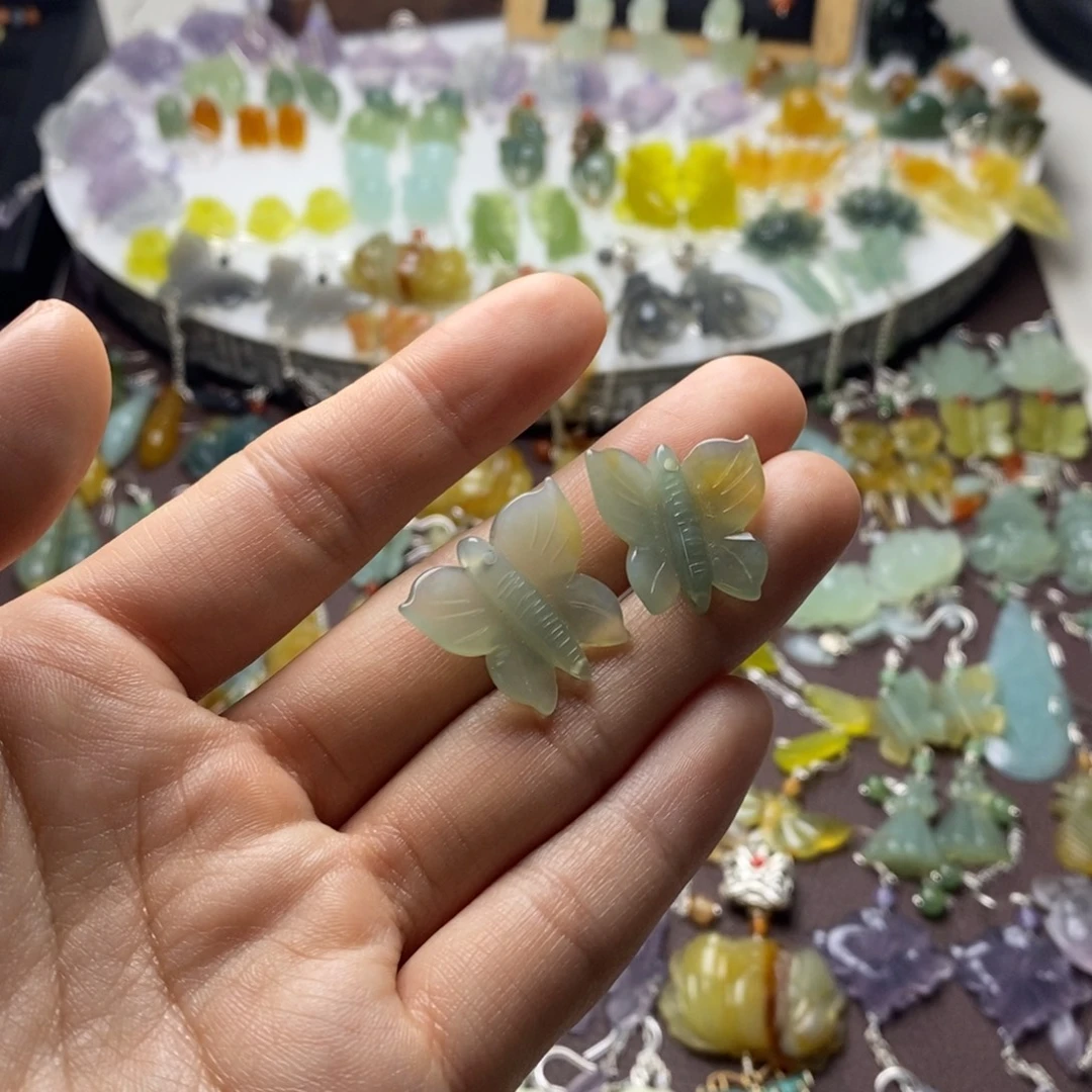 欧***雪蛇纹石玉合金耳饰/颈饰