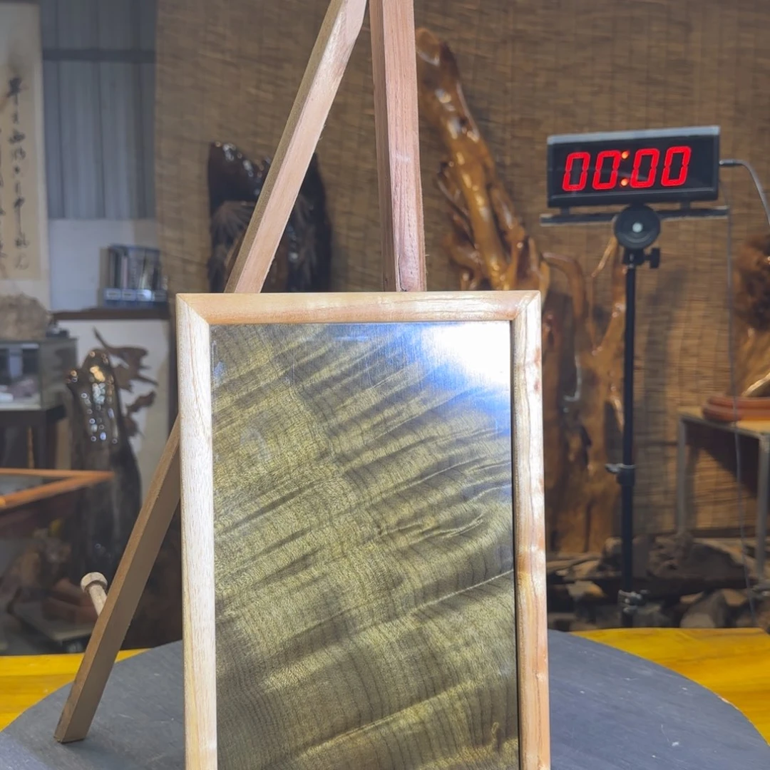 戴*金丝楠木文创小品