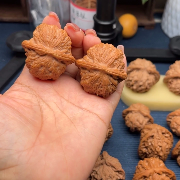 吊坠文玩核桃40血麒麟