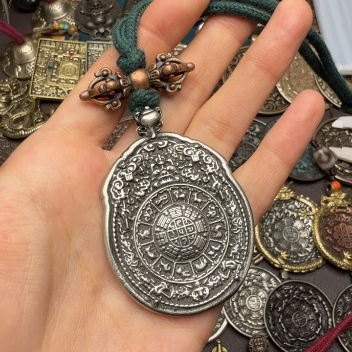 藏传文玩九宫如图