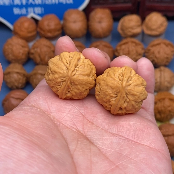 文玩核桃把件肉龙