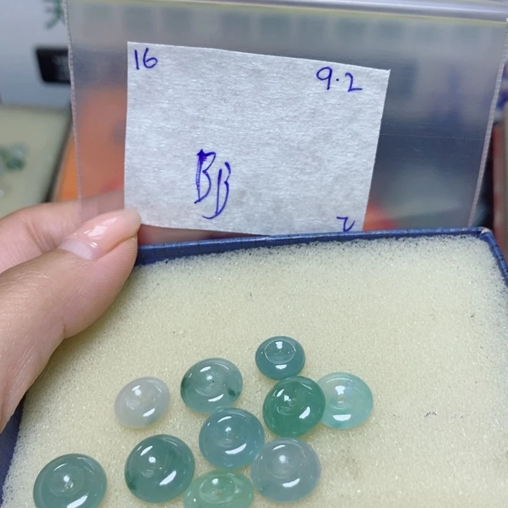 尘***。未镶嵌定制翡翠不退