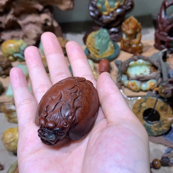 未镶嵌岫岩河磨玉（透闪石质玉）把件