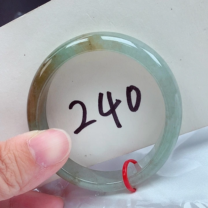 翡翠未镶嵌手镯（贵妃镯）翡翠