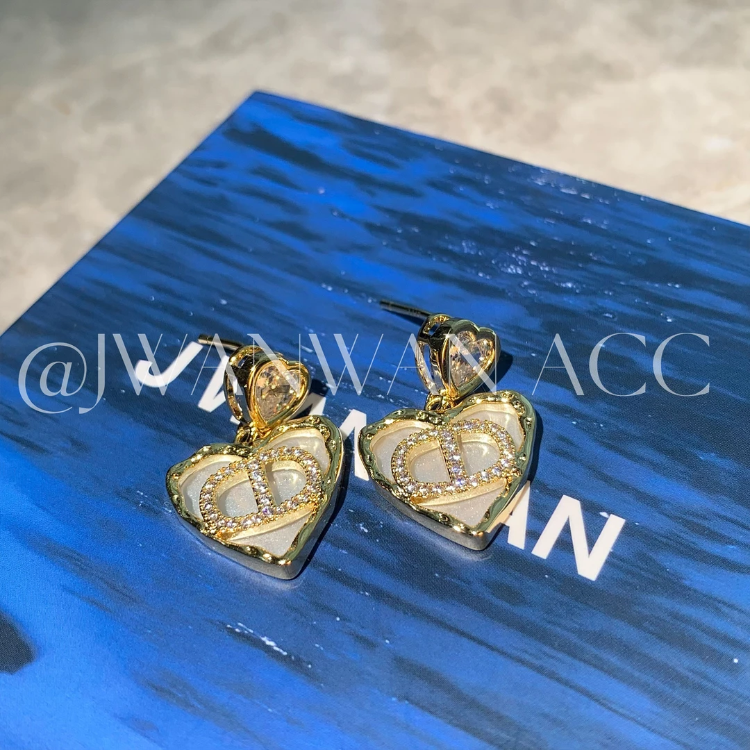 铜合金耳饰 买手~猪鼻闪钻金色爱心耳环