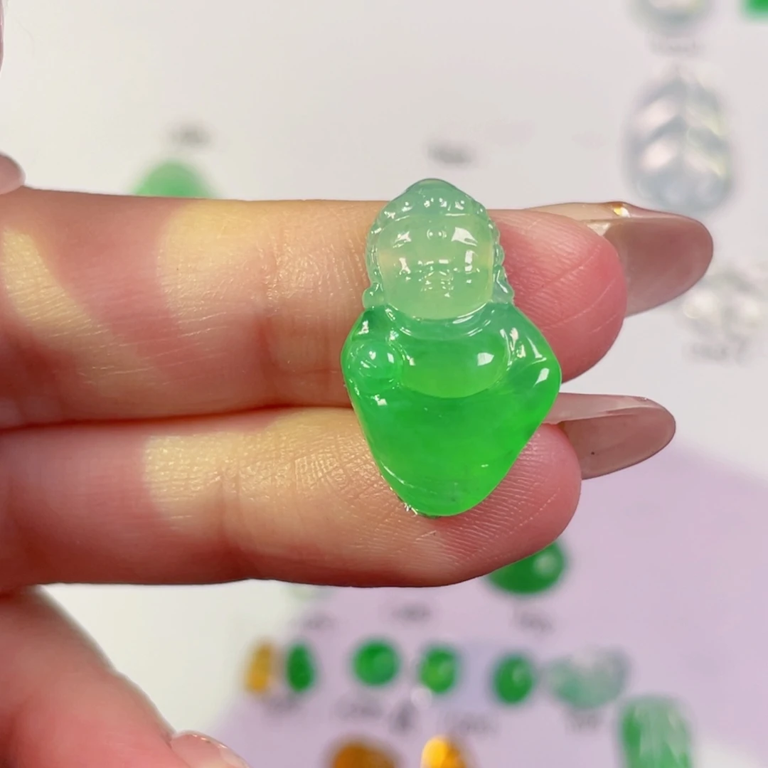 翡翠未镶嵌颈饰裸石