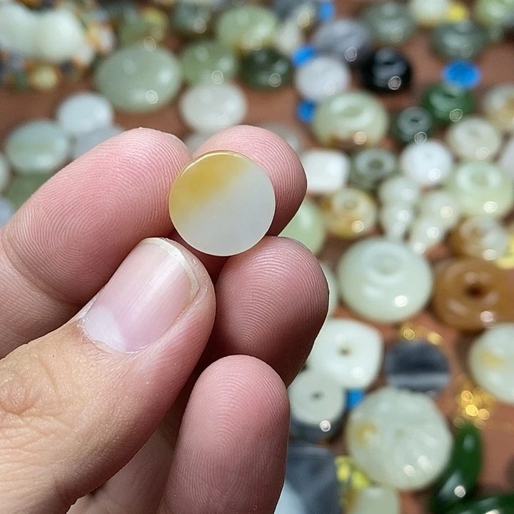 和田玉未镶嵌吊坠(不含链)