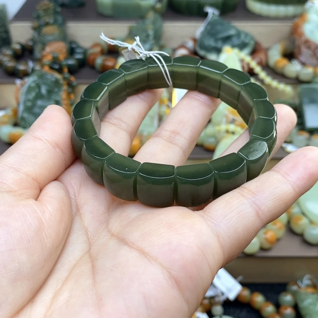 海***卫未镶嵌手串透闪石质玉