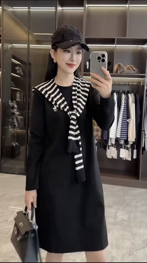 秋冬款休闲气质款8293小马遮肚显瘦连衣裙针织披肩可拆卸