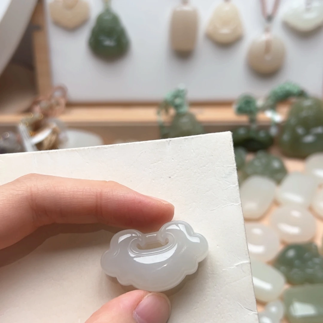 *****和田玉未镶嵌颈饰