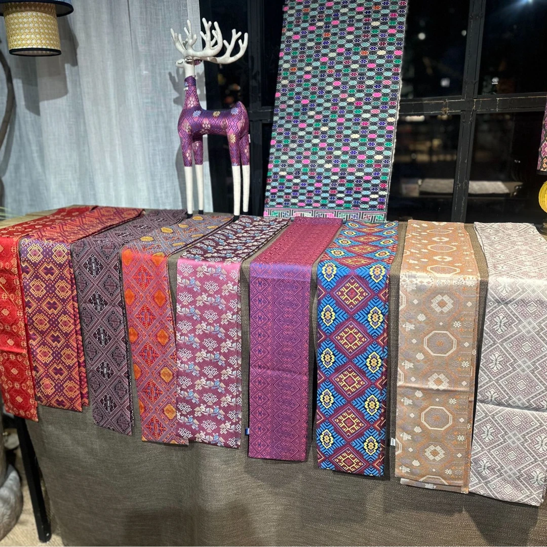 谭湘光 | 壮锦围巾百搭围巾商房时尚休闲长款民族风大方复古礼品