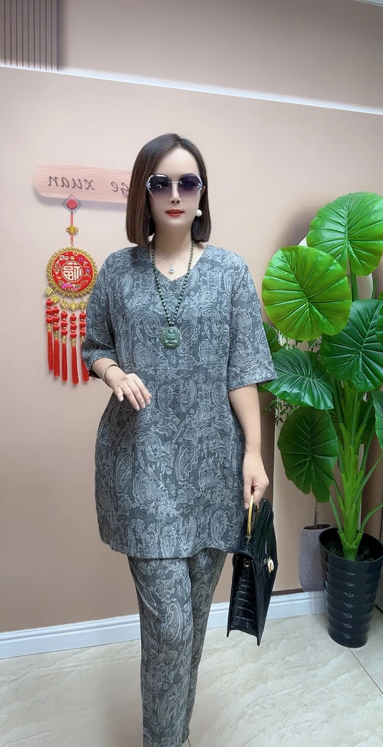 新款V领腰果提花时尚减龄套装