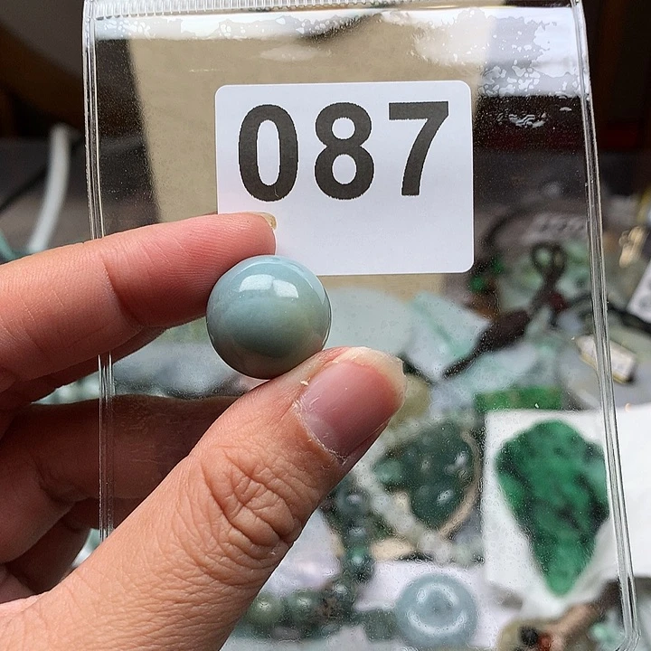 翡翠颈饰未镶嵌_****?翡翠