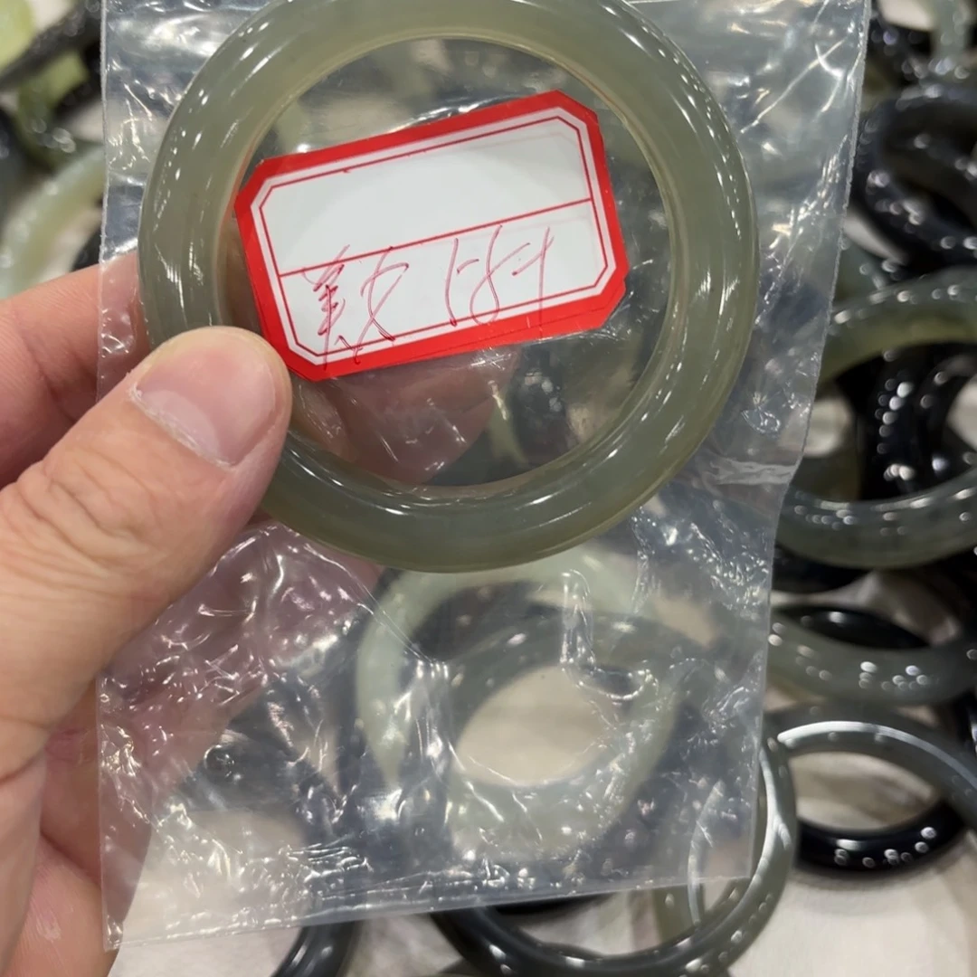 岫玉手镯未镶嵌要****?