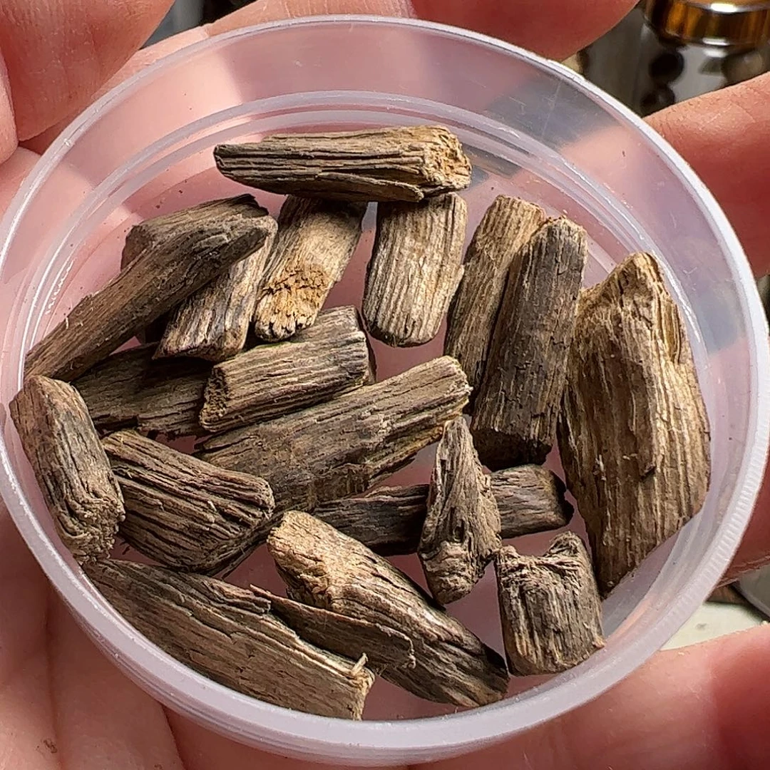 沉香碎屑沉香柬埔寨沉香10克