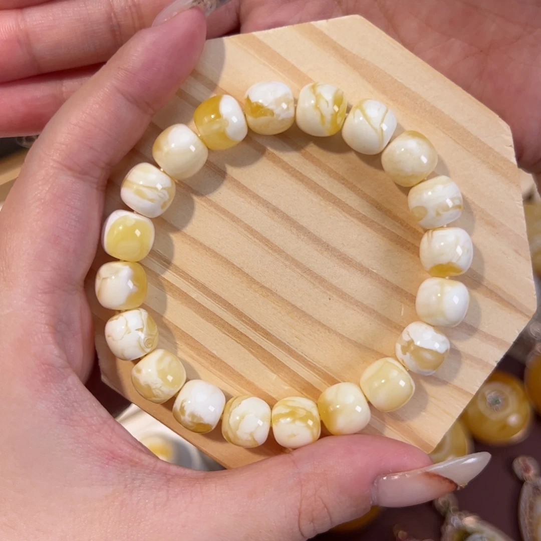 琥珀未镶嵌手串金瓷白溶洞妖10.5m