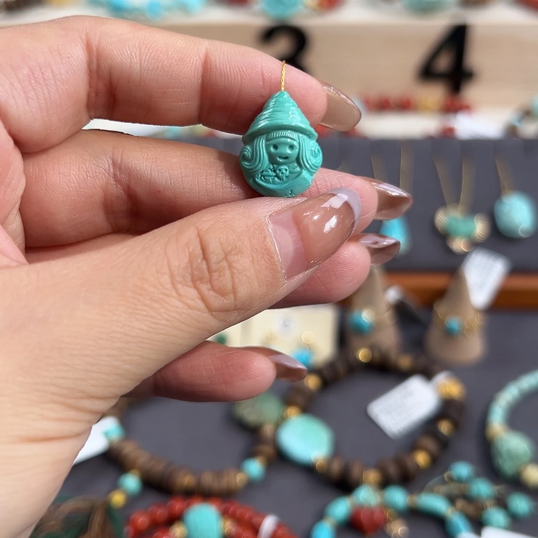绿松石未镶嵌把件小女巫配饰