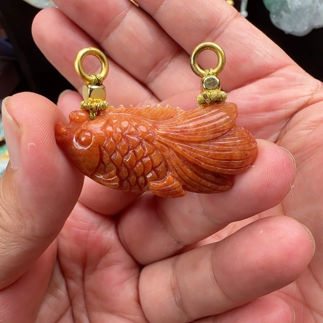 沈***懒翡翠未镶嵌颈饰仿古