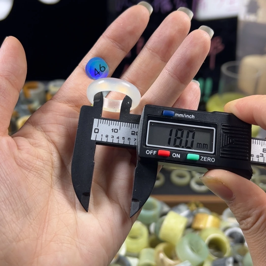 蛇纹石玉未镶嵌戒指