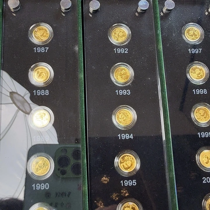 纯金2007年熊猫发行25周年金币带盒证