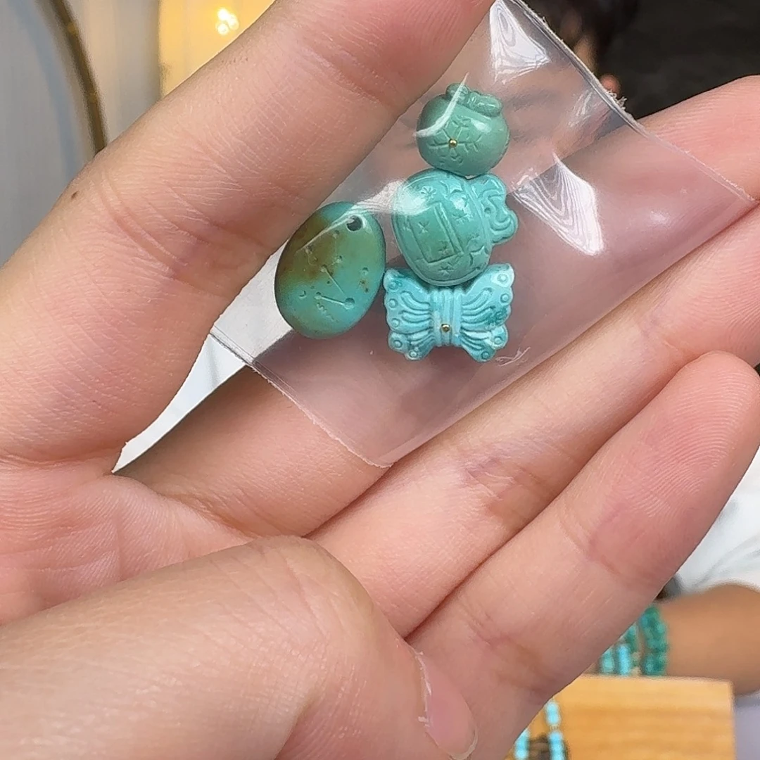 绿松石未镶嵌珠宝奇石