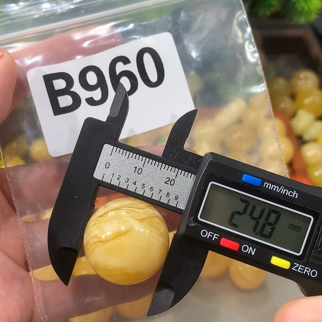 未镶嵌琥珀珠宝奇石