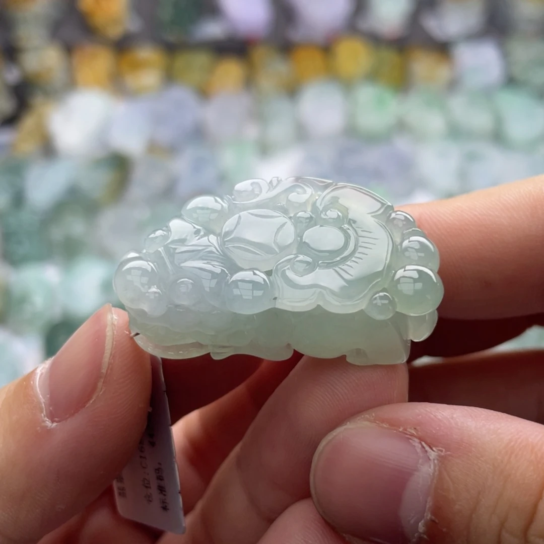 翡翠颈饰未镶嵌貔貅