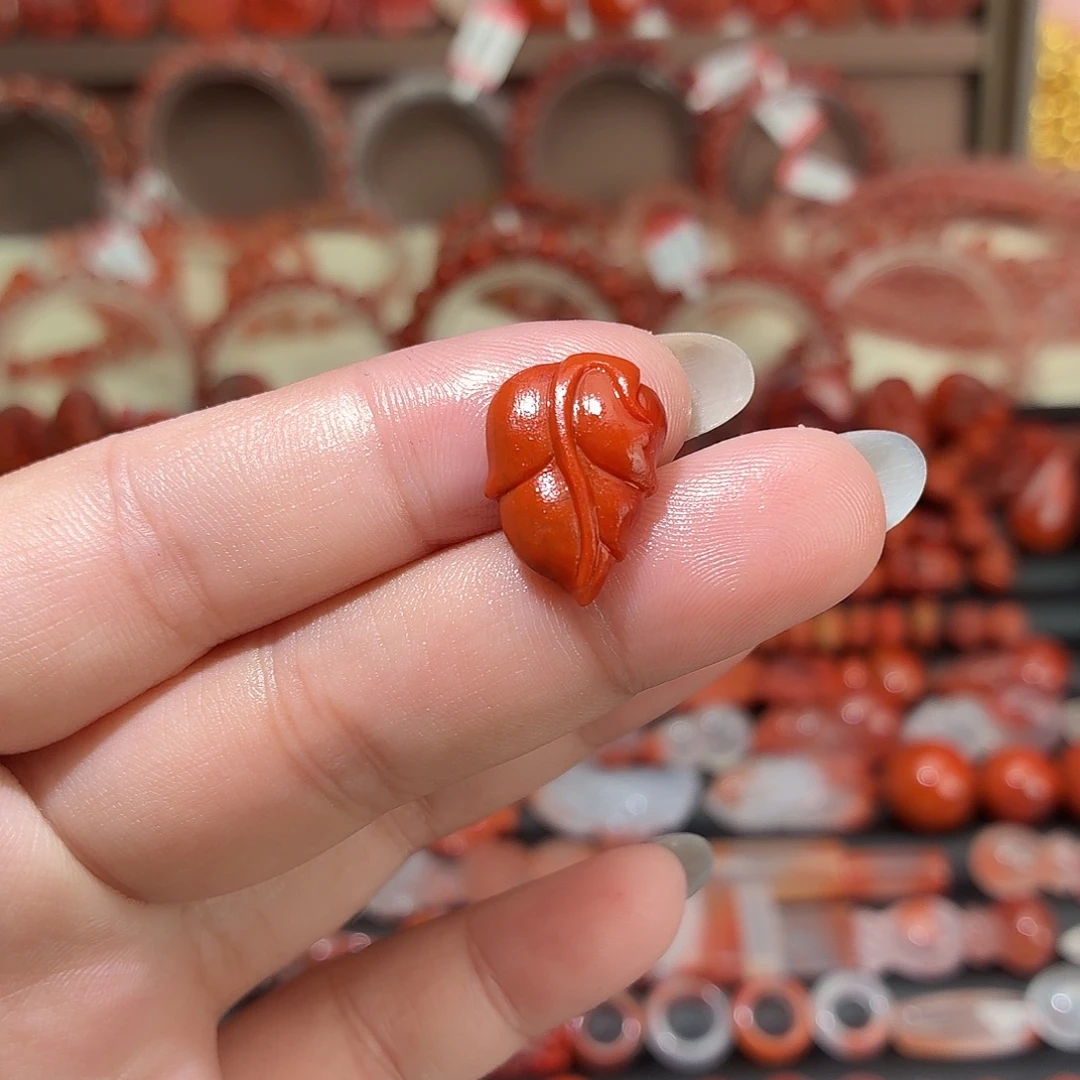 南红玛瑙未镶嵌颈饰满肉金枝玉叶