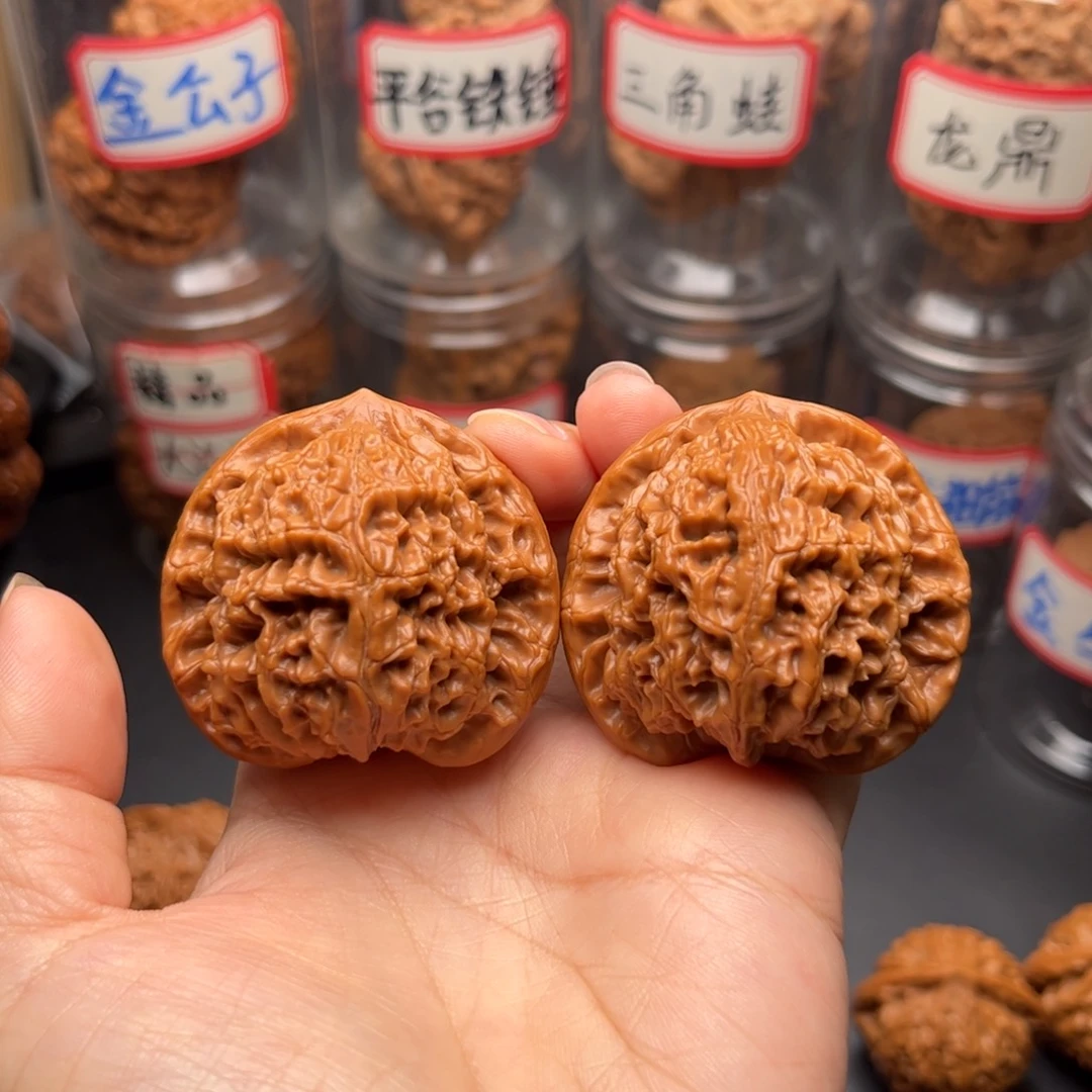 文玩核桃把件45.5老树水龙纹