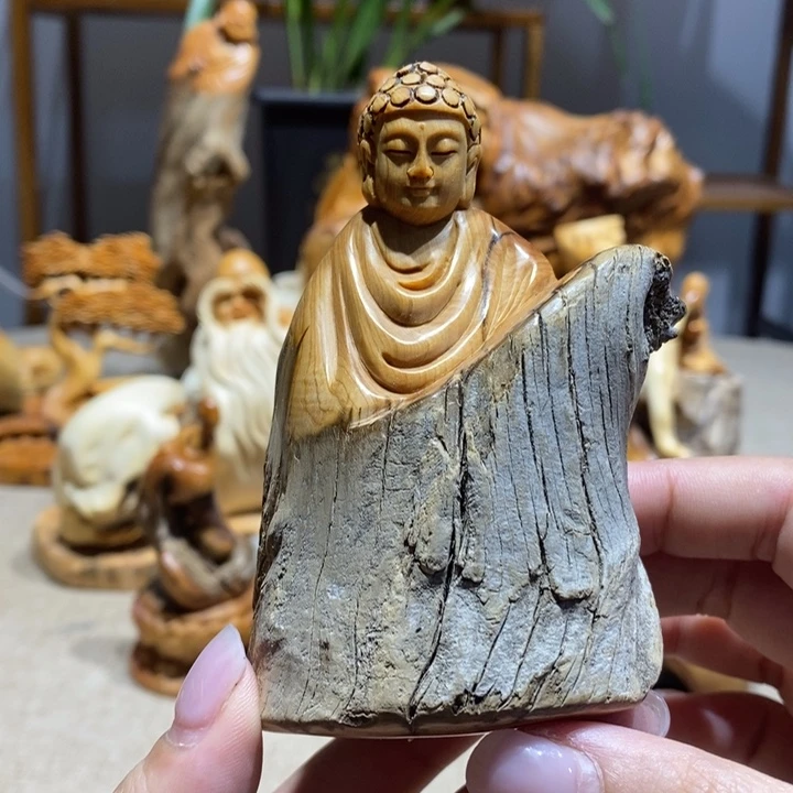 柏木（崖柏）红油原皮大日如来佛