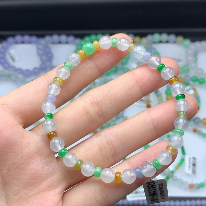 翡翠手镯未镶嵌翡翠