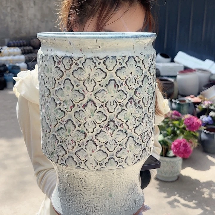 口径20高30一个白彩菠萝