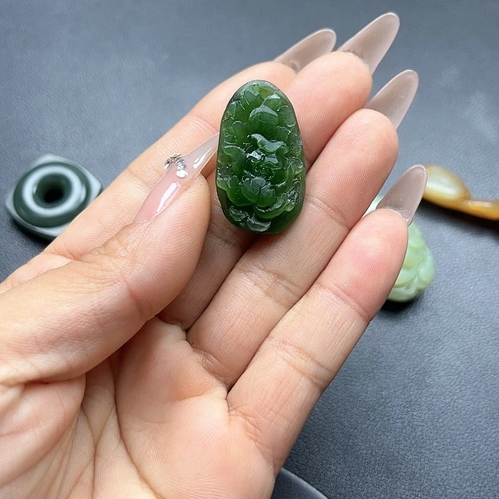 【闪购商品】颈饰未镶嵌和田玉看**生