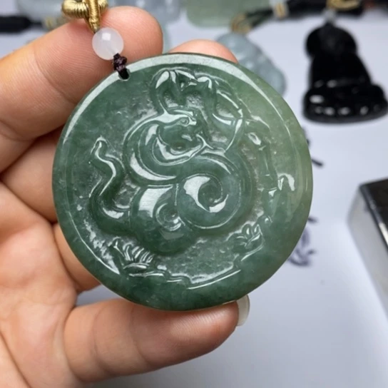 翡翠未镶嵌颈饰翡翠