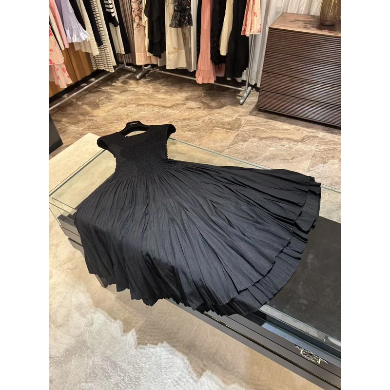 WW2025新款女士夏季时尚气质无袖黑色大摆压褶连衣裙W201174