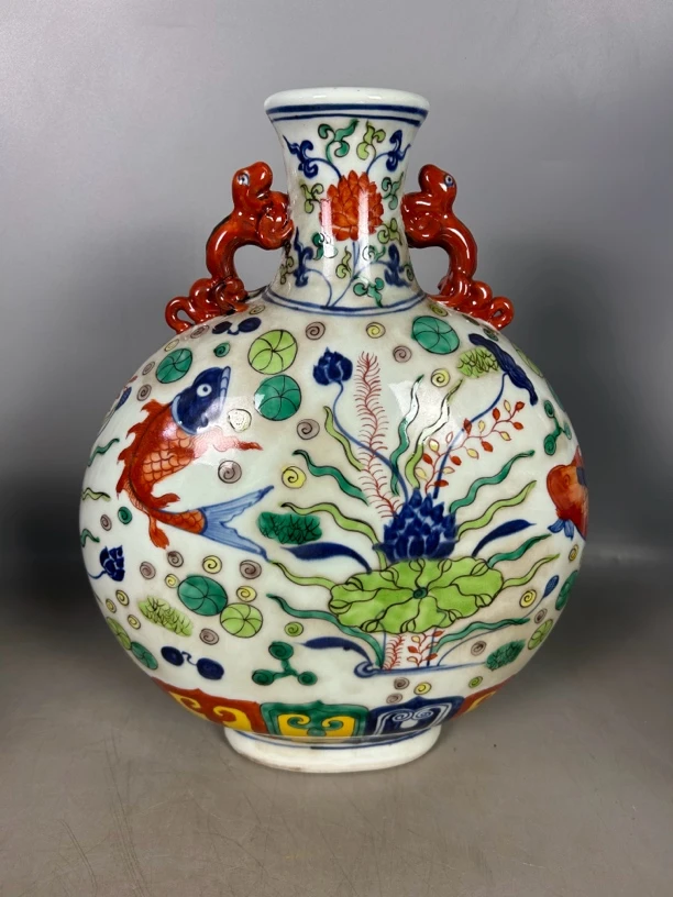 粉彩釉里红 抱月瓶