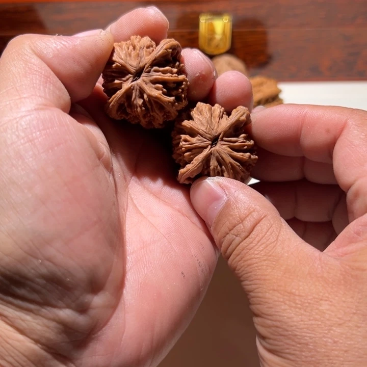 文玩核桃把件知*道虎头