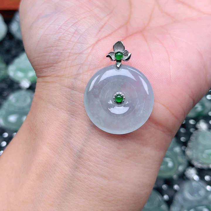 春***开翡翠18K金镶嵌吊坠(不含链)