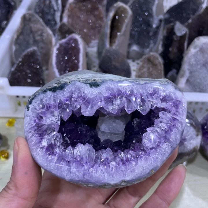 紫晶方解石钱袋子未镶嵌