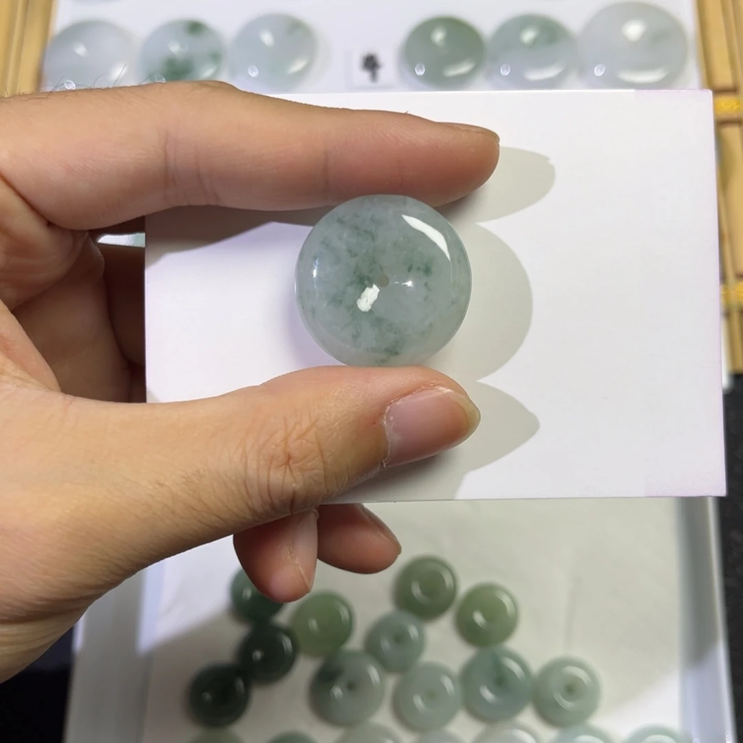 翡翠未镶嵌颈饰福利2